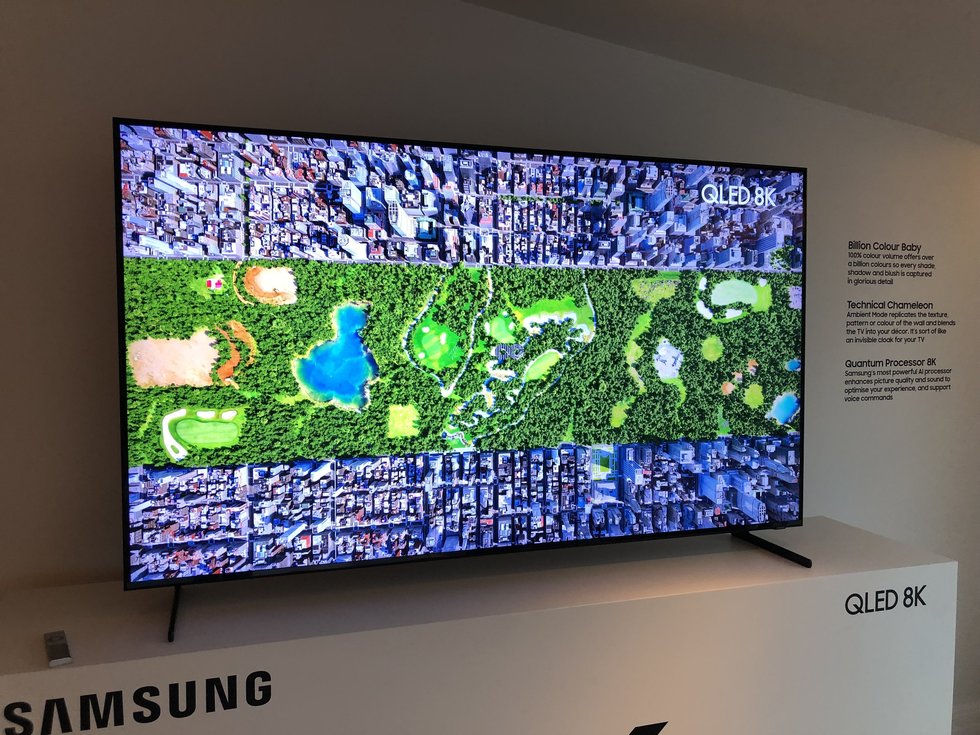 samsung q900r hands-on: does anyone really need an 8k tv?
