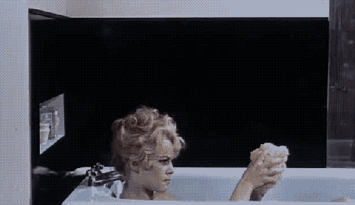 when you wash white clothes, its better to do it in hot water