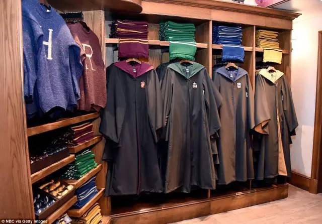If You Think Im Above Buying My Very Own Set Of Ravenclaw Robes And Wearing Them Around The Wizarding World Harry Potter Youre Wrong