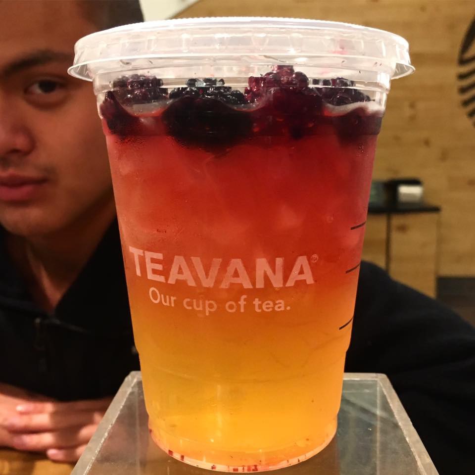 Top 10 Starbucks Drinks For The Summer Pion Tea Lemonade Sweetened With Strawberry Juice And The Clic Syrup Topped Orange Mango Known On Starbucks Secret Menu As Lava
