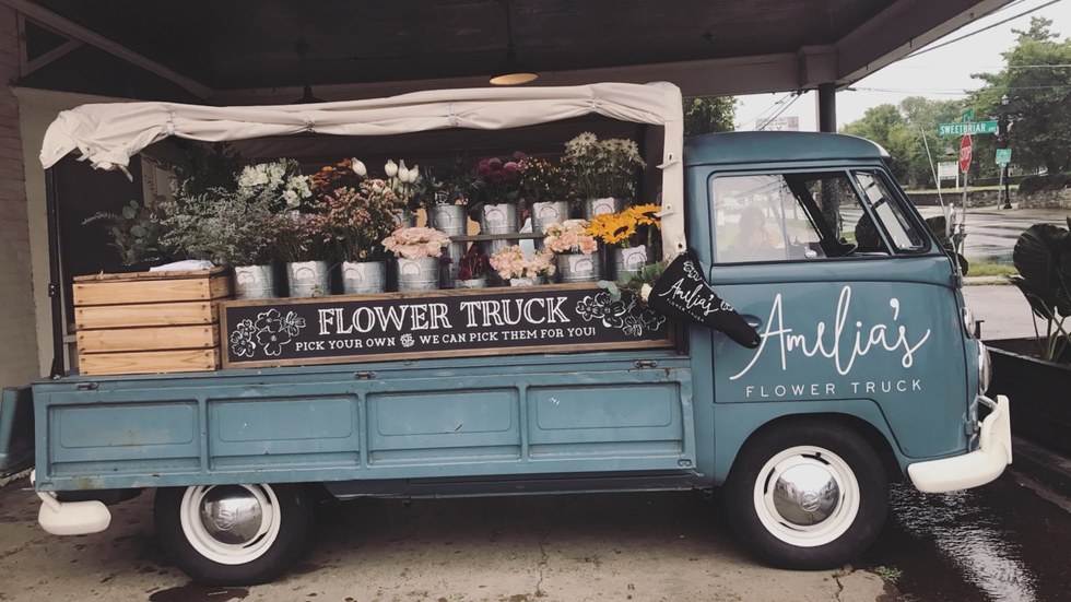 You Can Track The Unique Vintage Truck On Her Website Ameliasflowertruck And Buy Extraordinary Flowers That Are Perfect For Your Instagram You Can Track The Unique Vintage Truck On Her Website Ameliasflowertruck And Buy Extraordinary Flowers That Are Perfect For Your Instagram