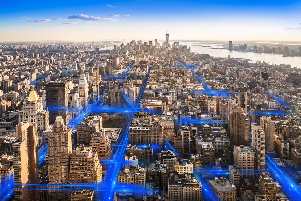 GM will test self-driving cars in a downtown ManhattaniStock