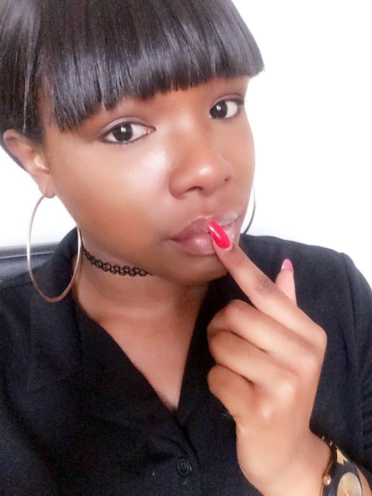 how-to-apply-liquid-matte-lippies-flawlessly-xonecole