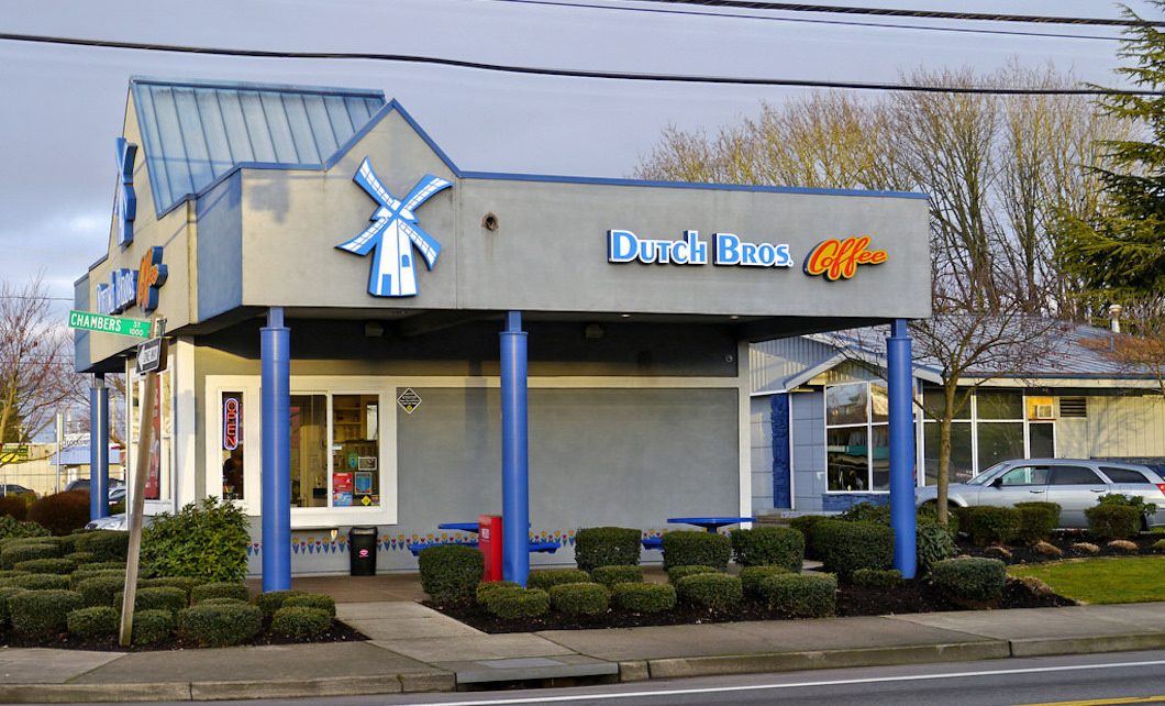 7 Reasons Dutch Bros Is Better Than Starbucks