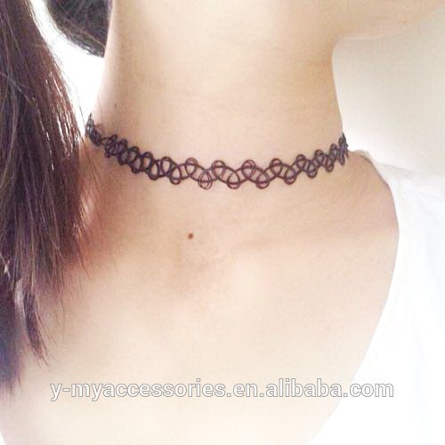 What Your Choker Style Says About You