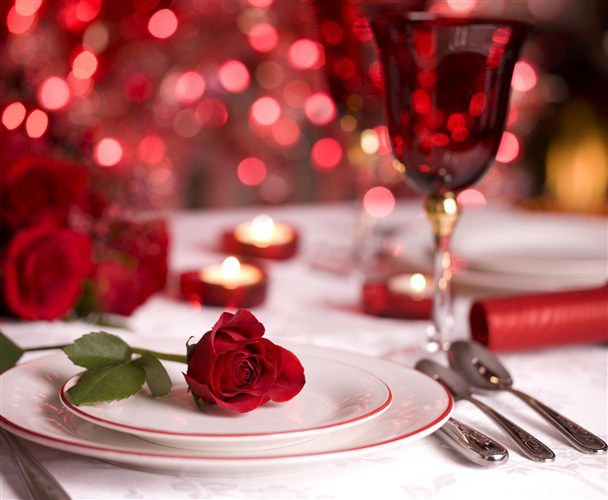 Valentine's Day 2019: Gifts To Give Your Girlfriend On Valentine's Day
