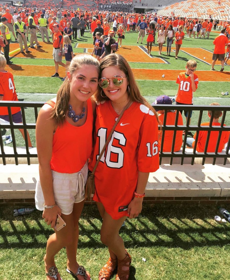 5 Outfits You'll See At A Clemson Football Game