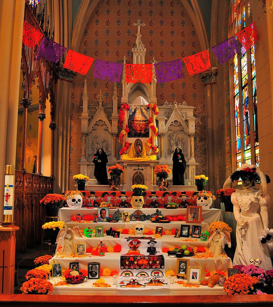 things to put on a dia de los muertos altar