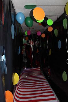 5 Tips To Build Your Own Diy Haunted House Your Theme Of Haunted House Is Always Important It S Easier To Come Up With What You Want Inside And How Decorate If Pick