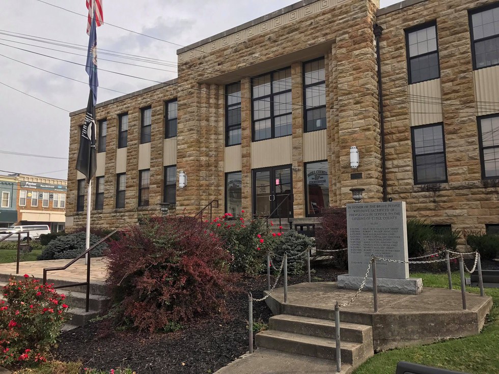 Tour Of Small Town Irvine, Kentucky