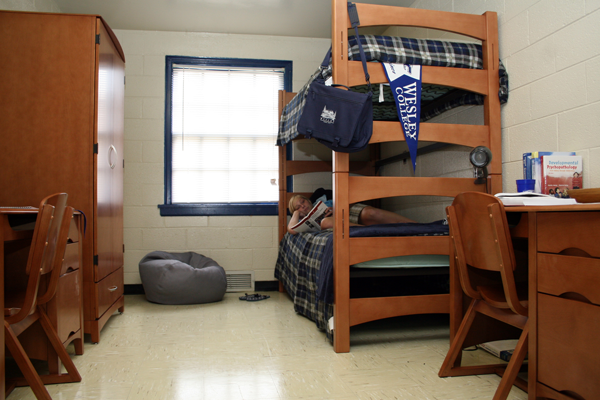 6 Tips For Moving Into A College Dorm 8988