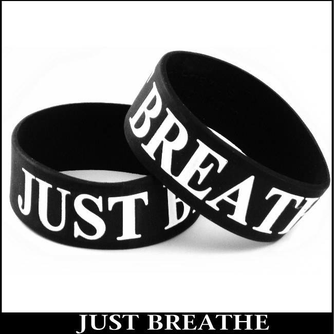 5 Stages We All Undoubtedly Went Through In Middle School At Hot Topic For Thick Rubber Bracelets Was Inevitable And Pop Goes Punk The Only Playlist On Repeat Our Ipods Black Favorite Color