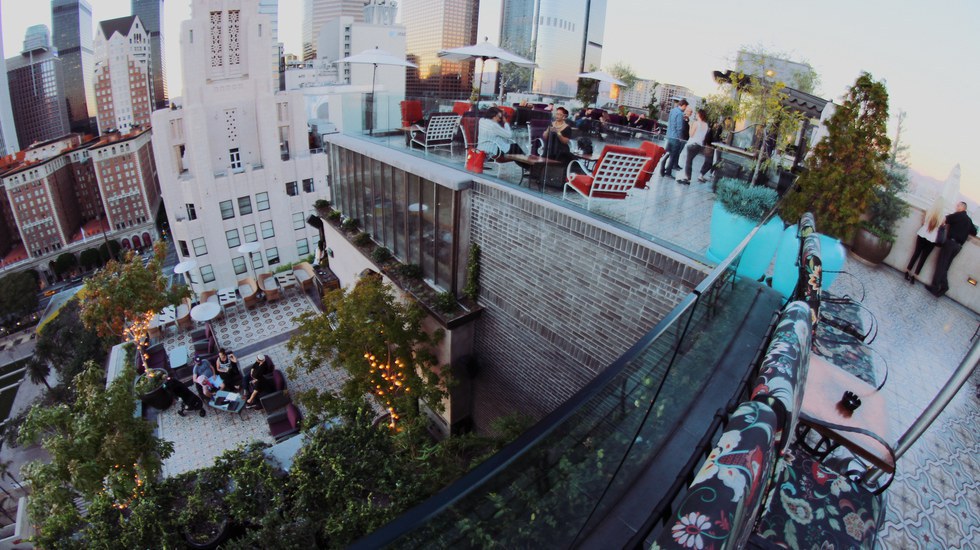 LA Crawl DTLA Rooftop Bar