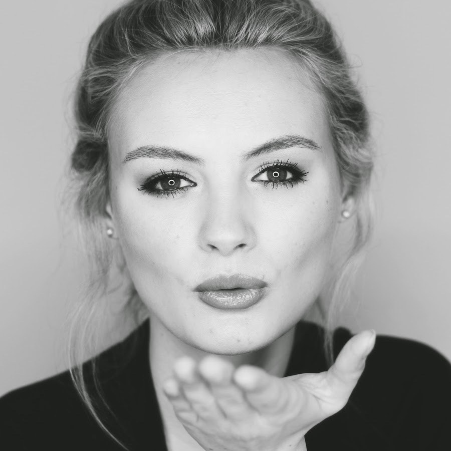 Four Female British YouTubers You'll Fall In Love With