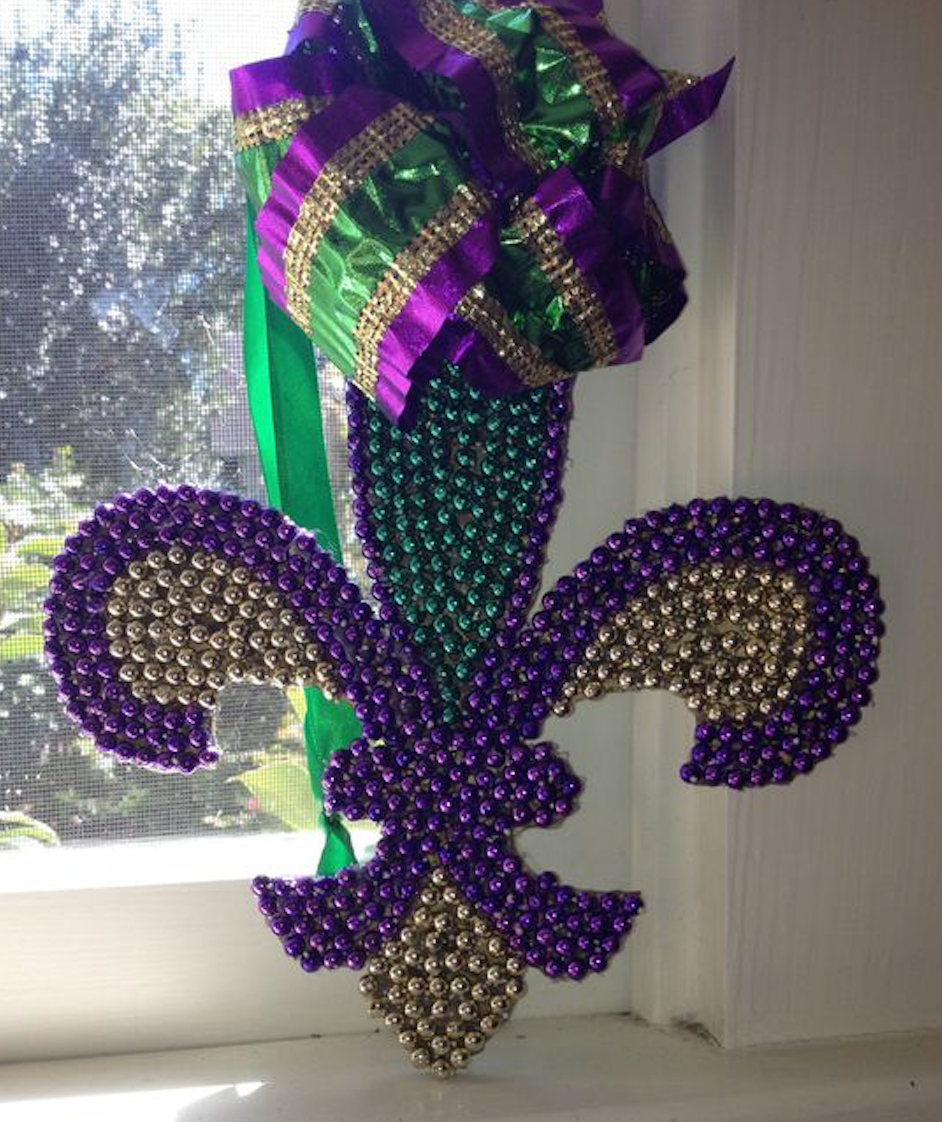 12 Creative Ways To Reuse And Recycle Your Mardi Gras Beads Wall Decorations This Doesn T Just Apply To The Fleur De Lis You Can Logo Of Your College Initials Or Really Any Other Idea That