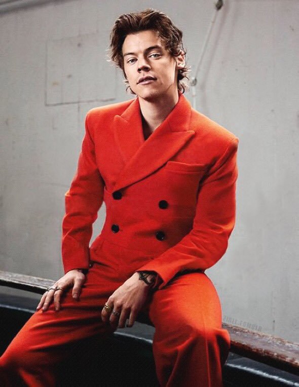 harry styles latest outfit