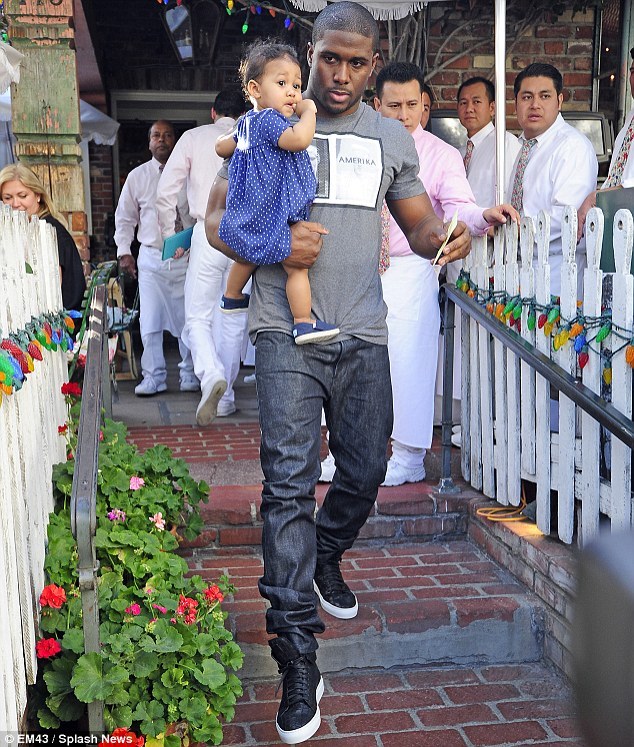 Reggie Bush Shows Off His Adorable Daughter Briseis During Lunch Outing At The Ivy Photos B 