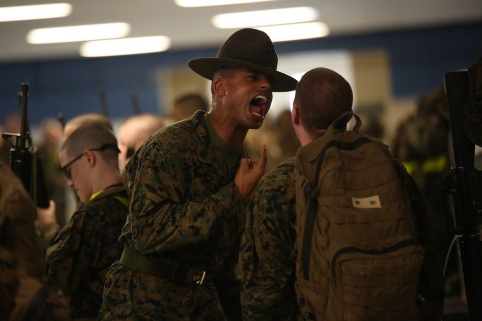 23 Photos of Drill Instructors terrifying the hell out of Marine ...