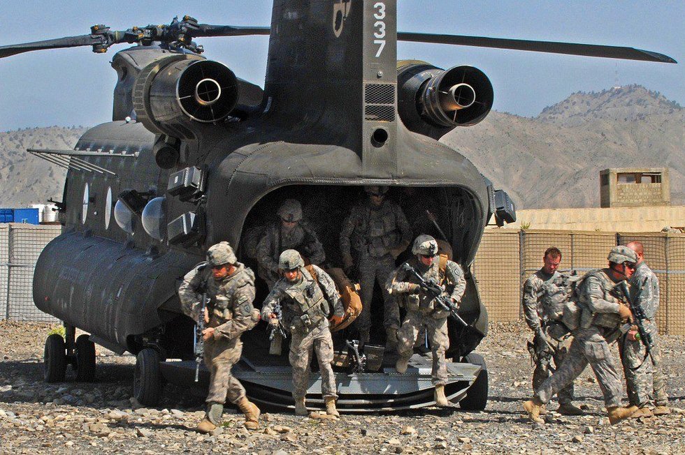 21 Photos That Show What It's Like When Soldiers Assault A Taliban ...