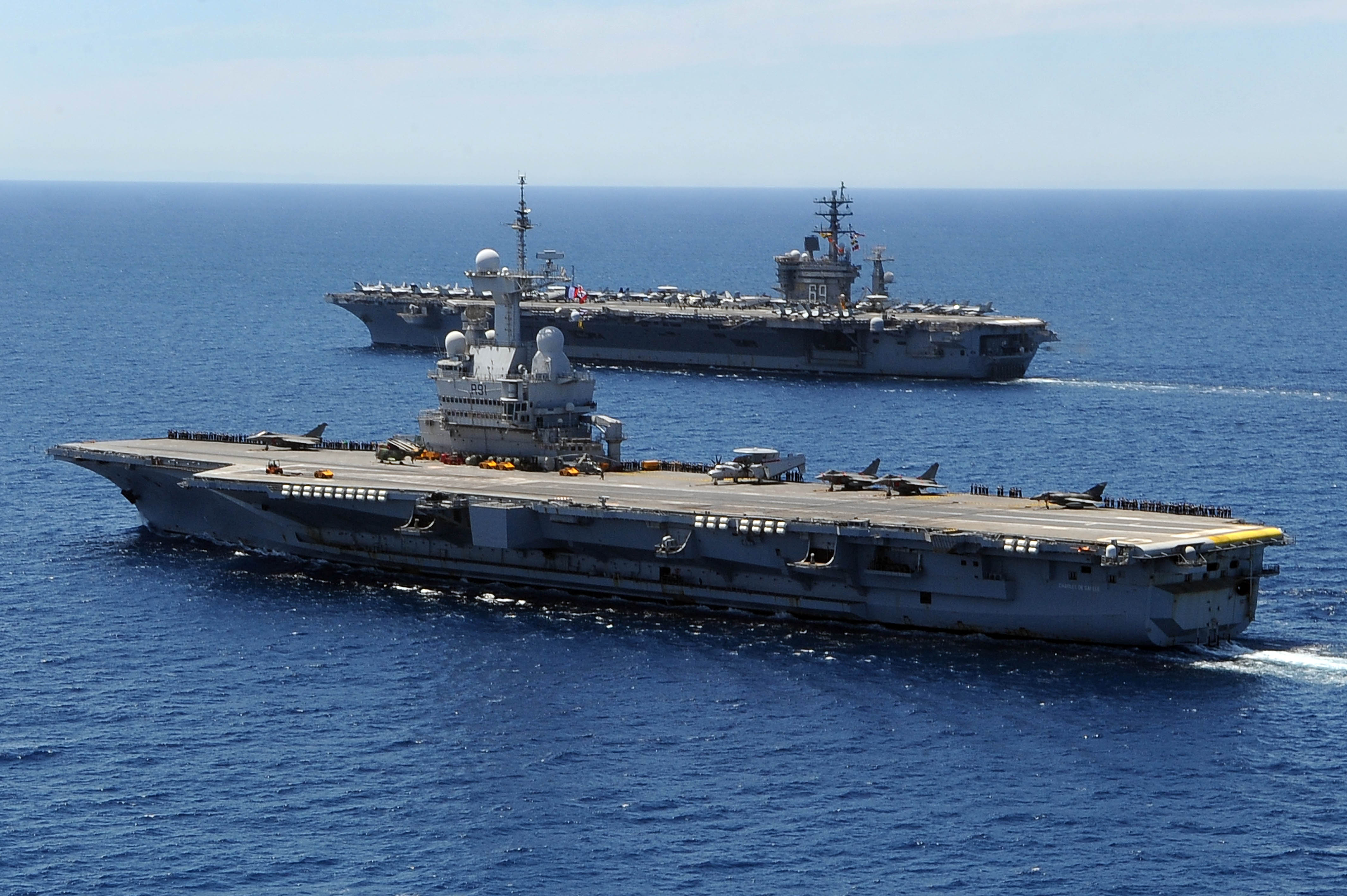 this-is-the-french-aircraft-carrier-headed-to-syria-for-payback