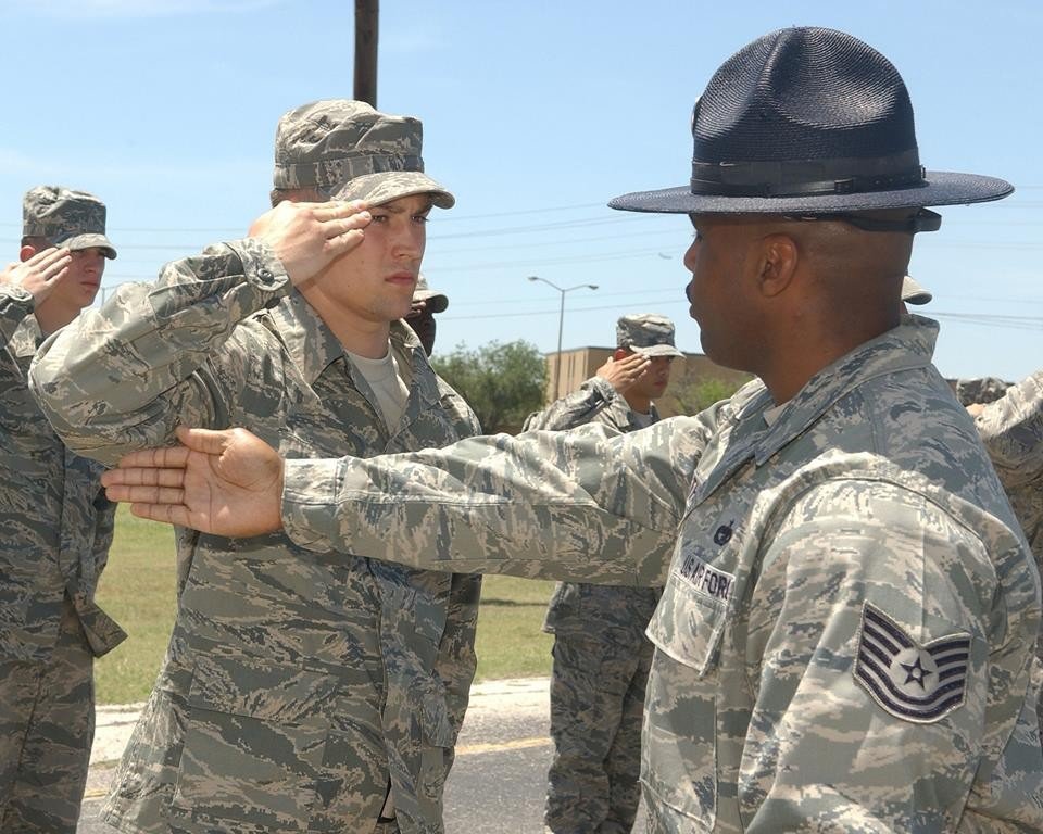 8 photos of terrifying knife hands in action We Are The Mighty