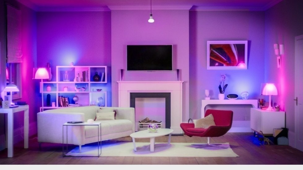 Philips Hue vs Lifx smart bulbs - which is better for you?