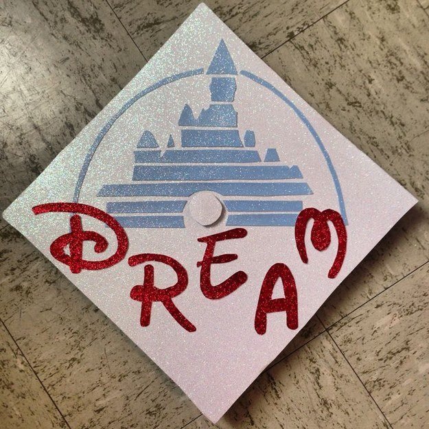 25 Graduation Cap Decoration Ideas For Disney Lovers 