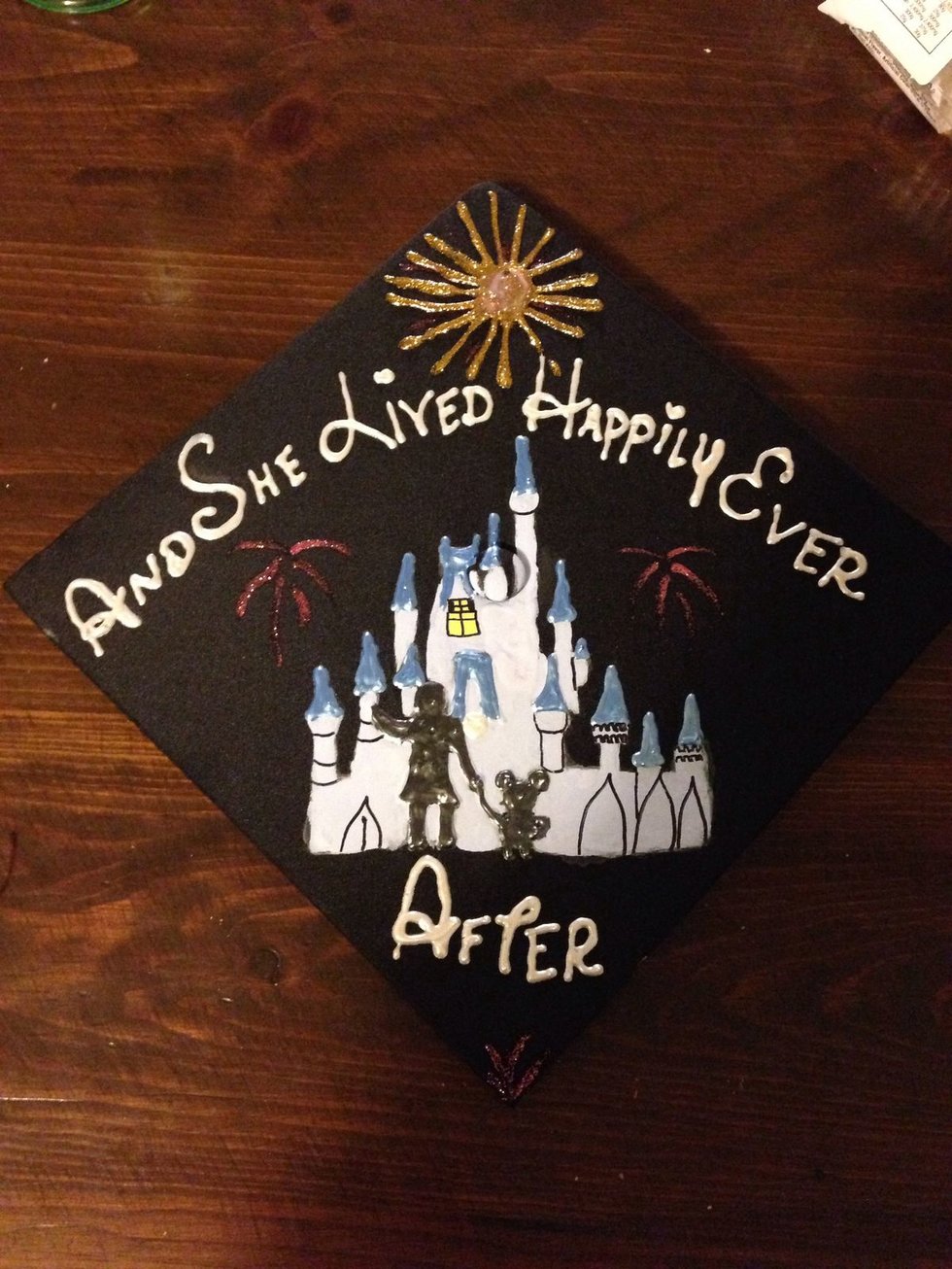 25 Graduation Cap Decoration Ideas For Disney Lovers