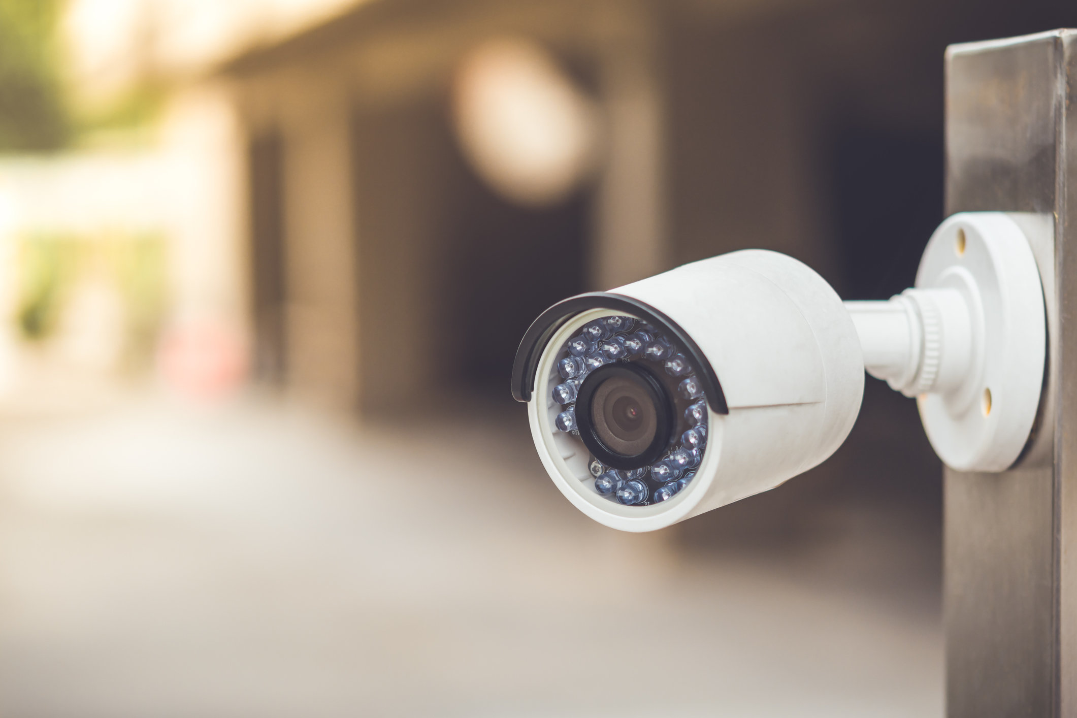 Best Landlord Friendly Smart Security Cameras For Renters Gearbrain