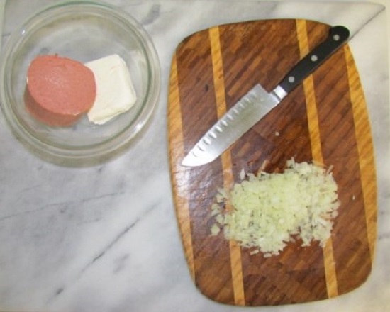 liverwurst-snack-just-like-your-grandmother-used-to-make-you-eat-wonkette