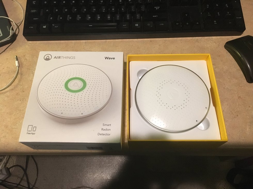 Unboxing Airthings Wave, Smart Radon Detector