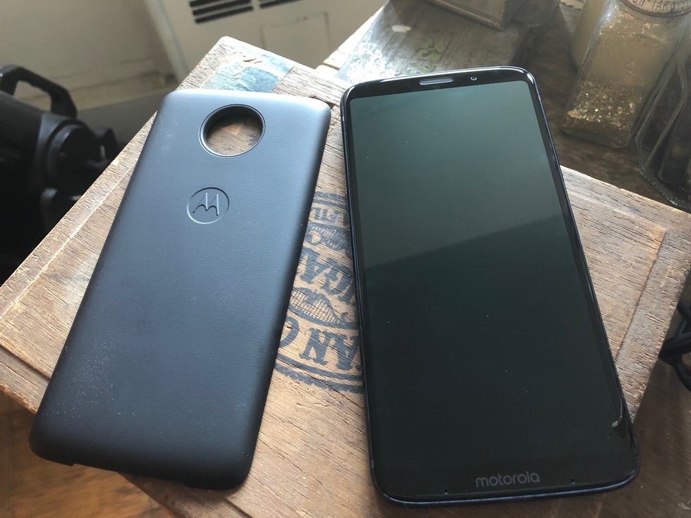 moto z3 play review: $500 phone gets a slimmer look and a giant