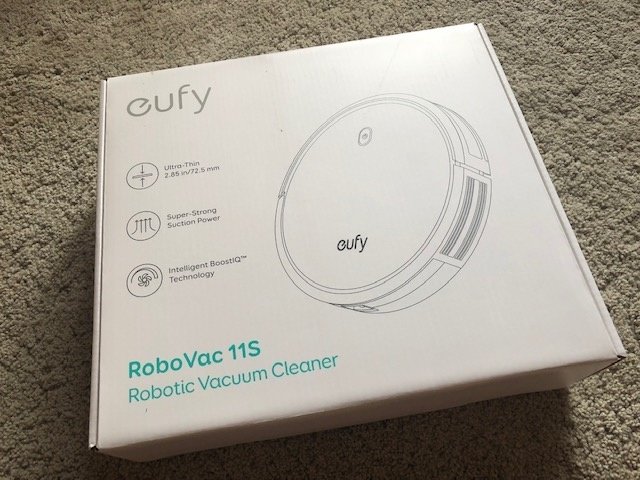Imagen de la caja de vacío inteligente eufy robovac 11s.