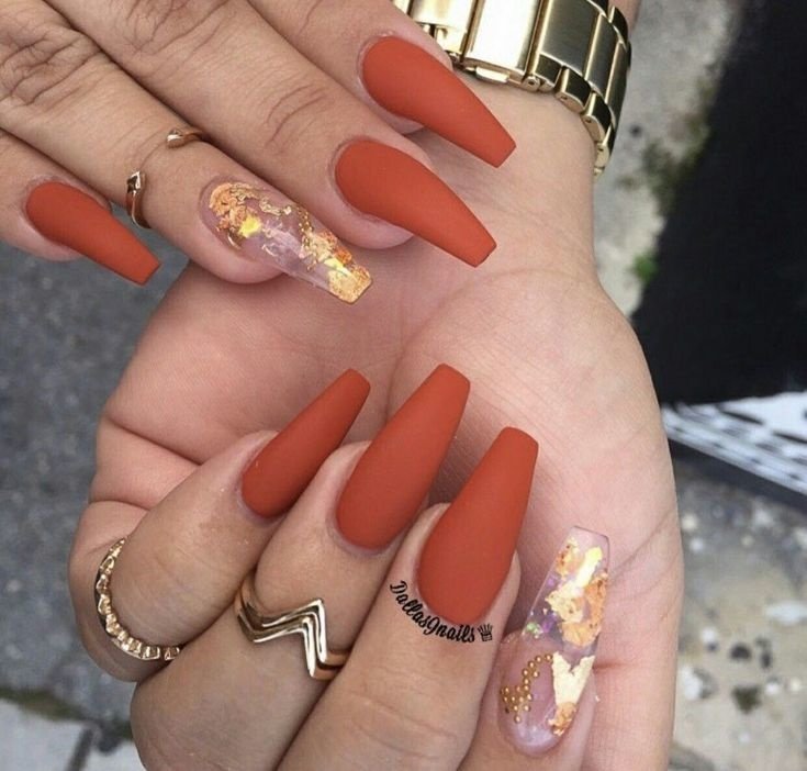 6 Holiday Nail Art Ideas That Make A Standout Statement - xoNecole