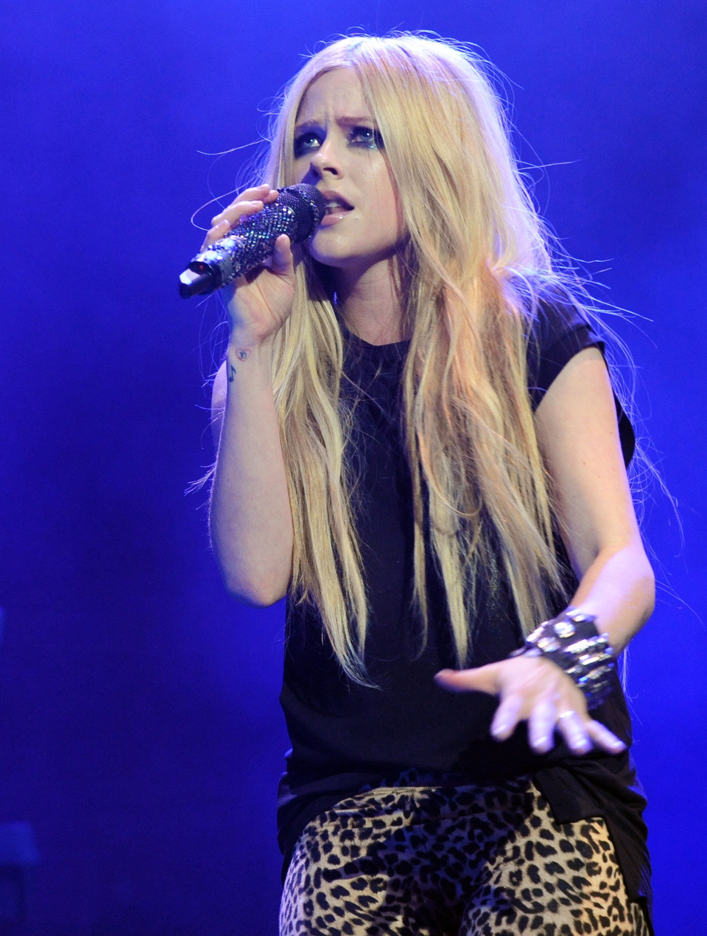 Did You Know Avril Lavigne Is A Christian Rock Artist Now Paper