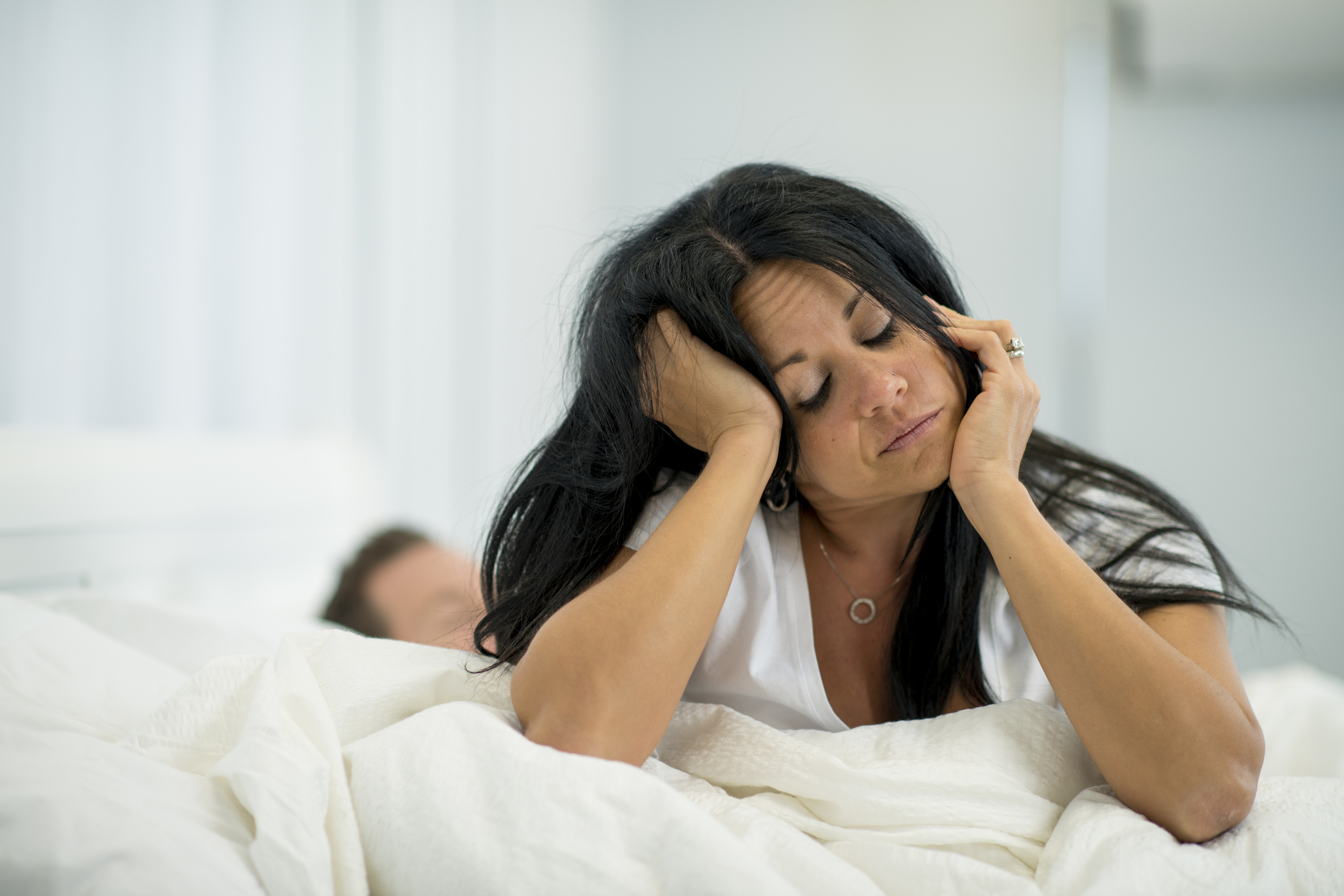 Middle-Aged Women Struggling With Insomnia - HealthyWomen