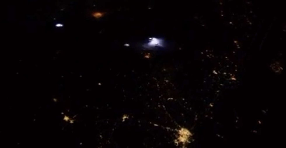 This incredible video is only 6 seconds long and captures a mega