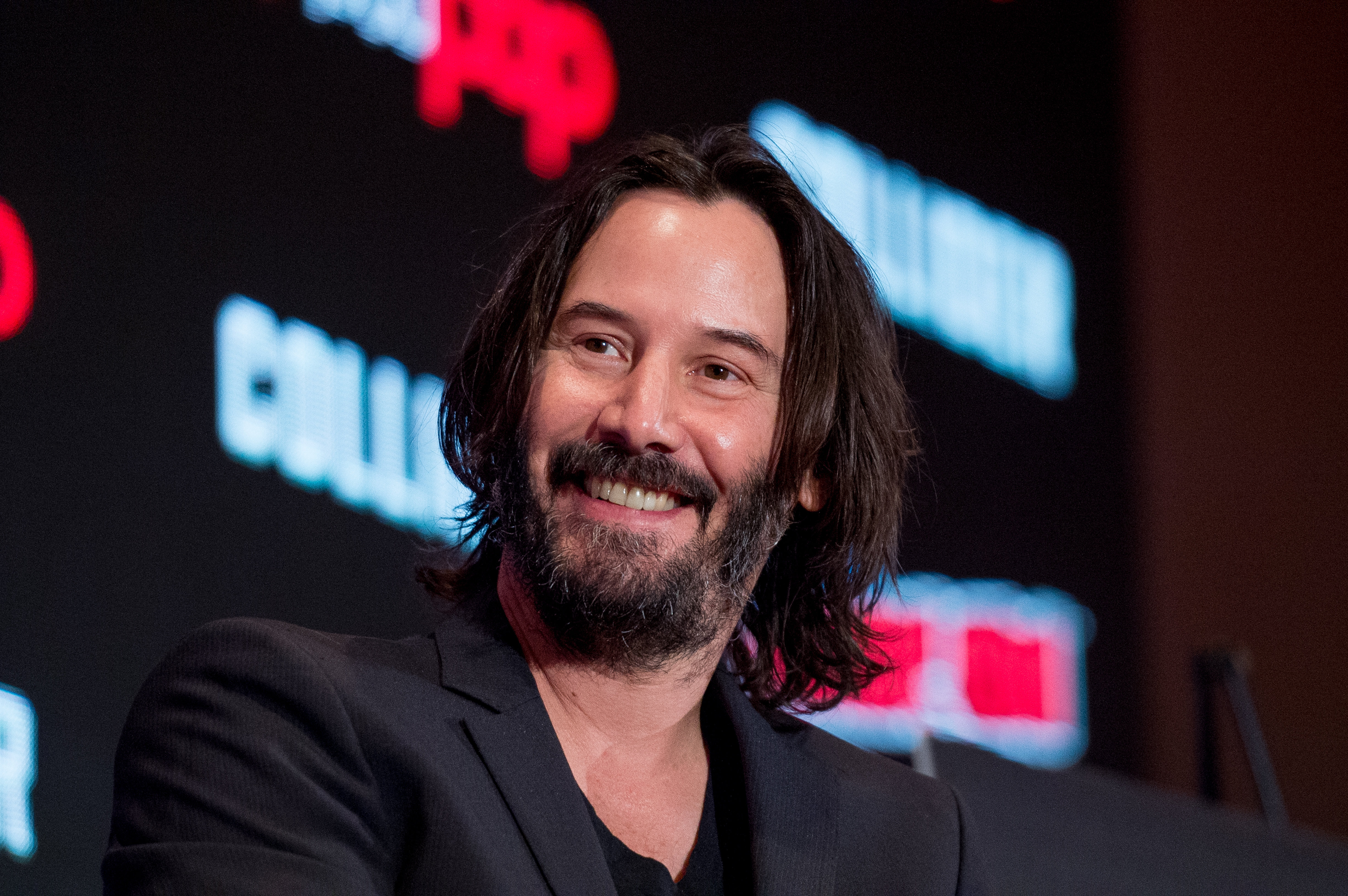Keanu Reeves Walking To Music Is Our Favorite New Meme Makar