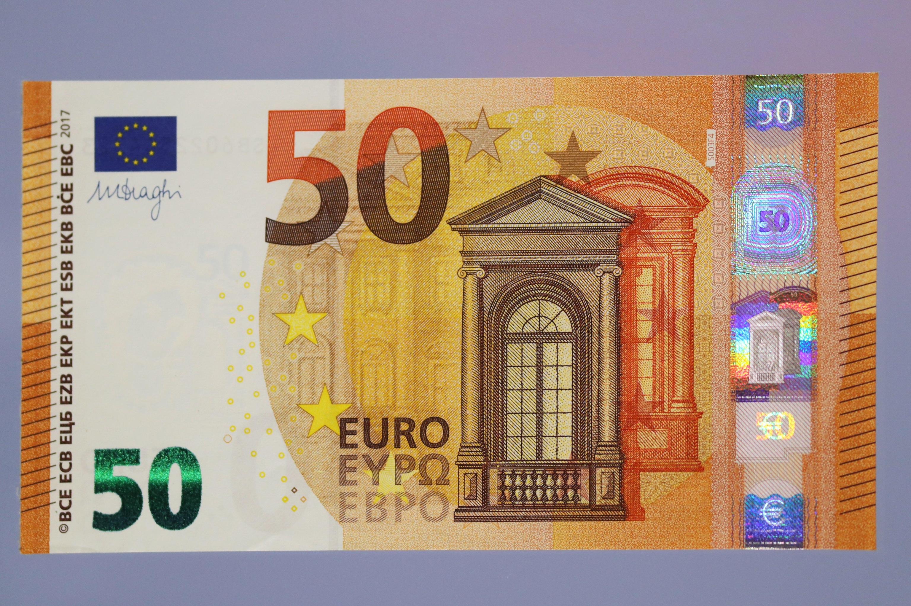Образцы евро купюр. Банкноты 50 евро. 50 Евро купюра. Банкнота 50 евро нового образца. Как выглядит банкнота 50 евро.