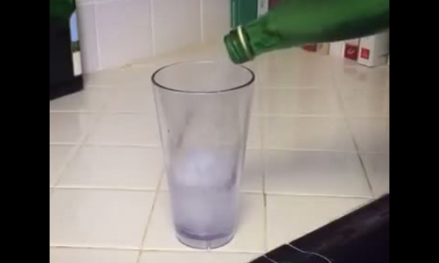 Il bicchiere d'acqua che scompare