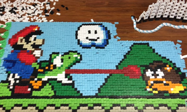 Super Mario con 81032 tessere domino