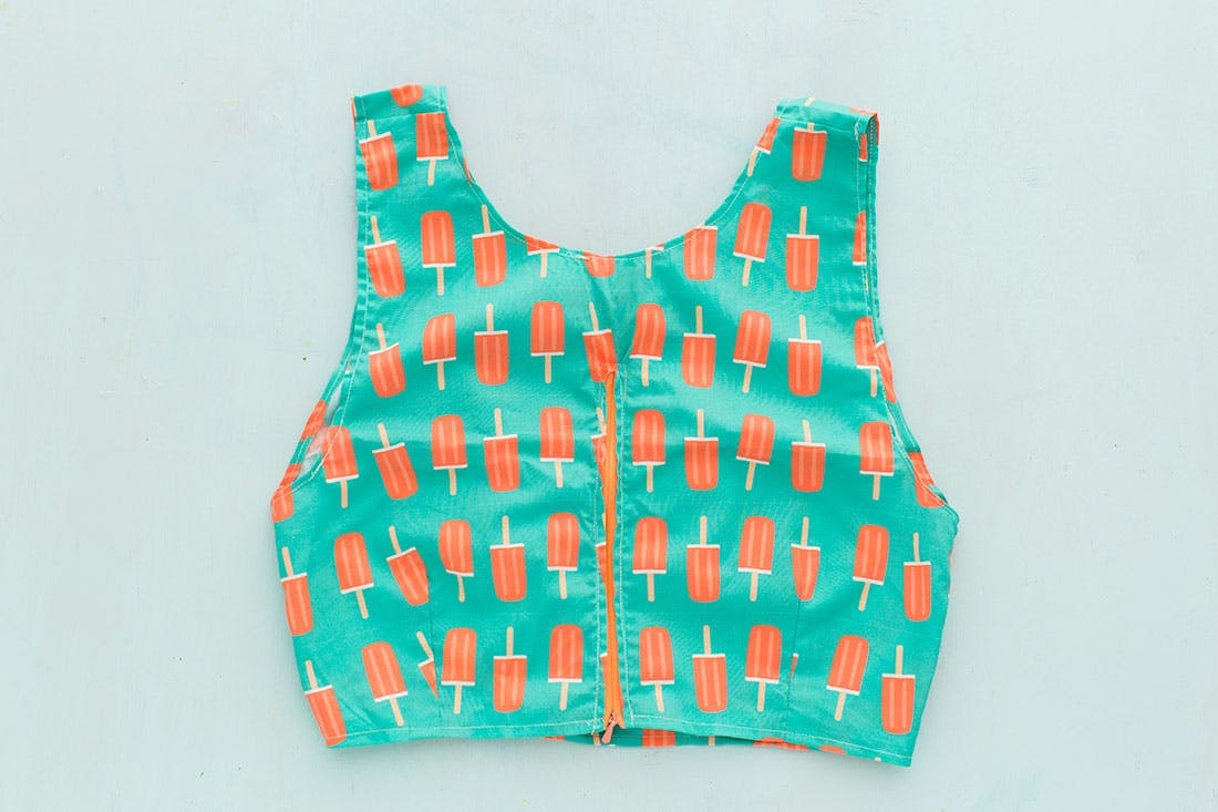 Fitted Summer Crop-top DIY  Top sewing pattern, Diy crop top, Crop top  sewing pattern