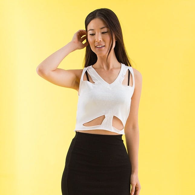 DIY BACKLESS CROP TOP!✨ How To Refashion Old Clothes / Easy and