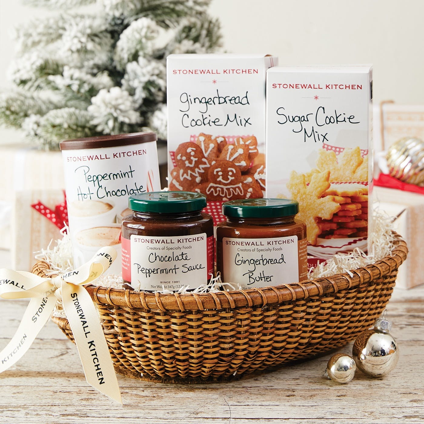 9 Gourmet Gift Baskets for the Food Lovers on Your Nice List - Brit + Co