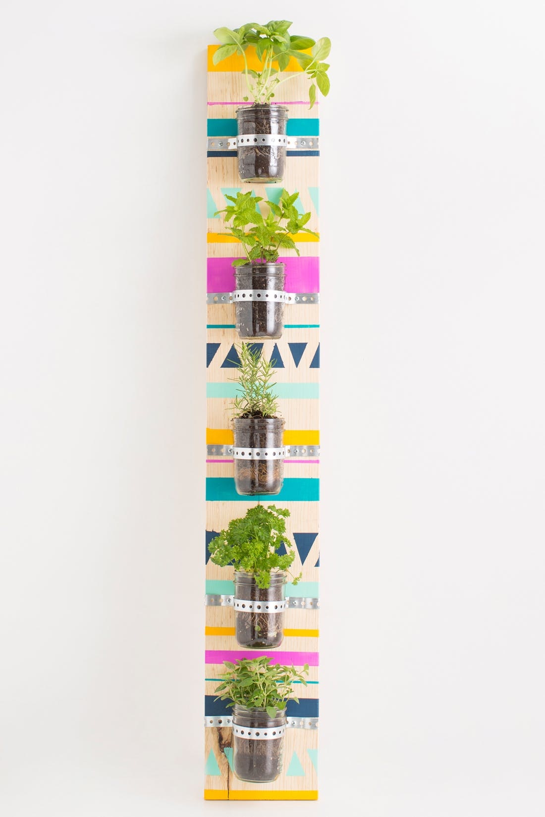Make a Hip Herb Garden to Fit Even the Smallest of Spaces - Brit + Co, image size:1100x1650