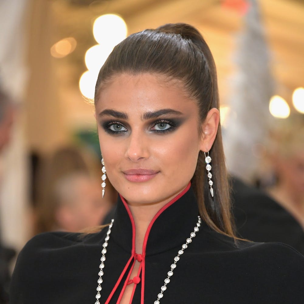 4 Simple Hair Styling Tricks That Instantly Elevate Your Work Look Brit Co