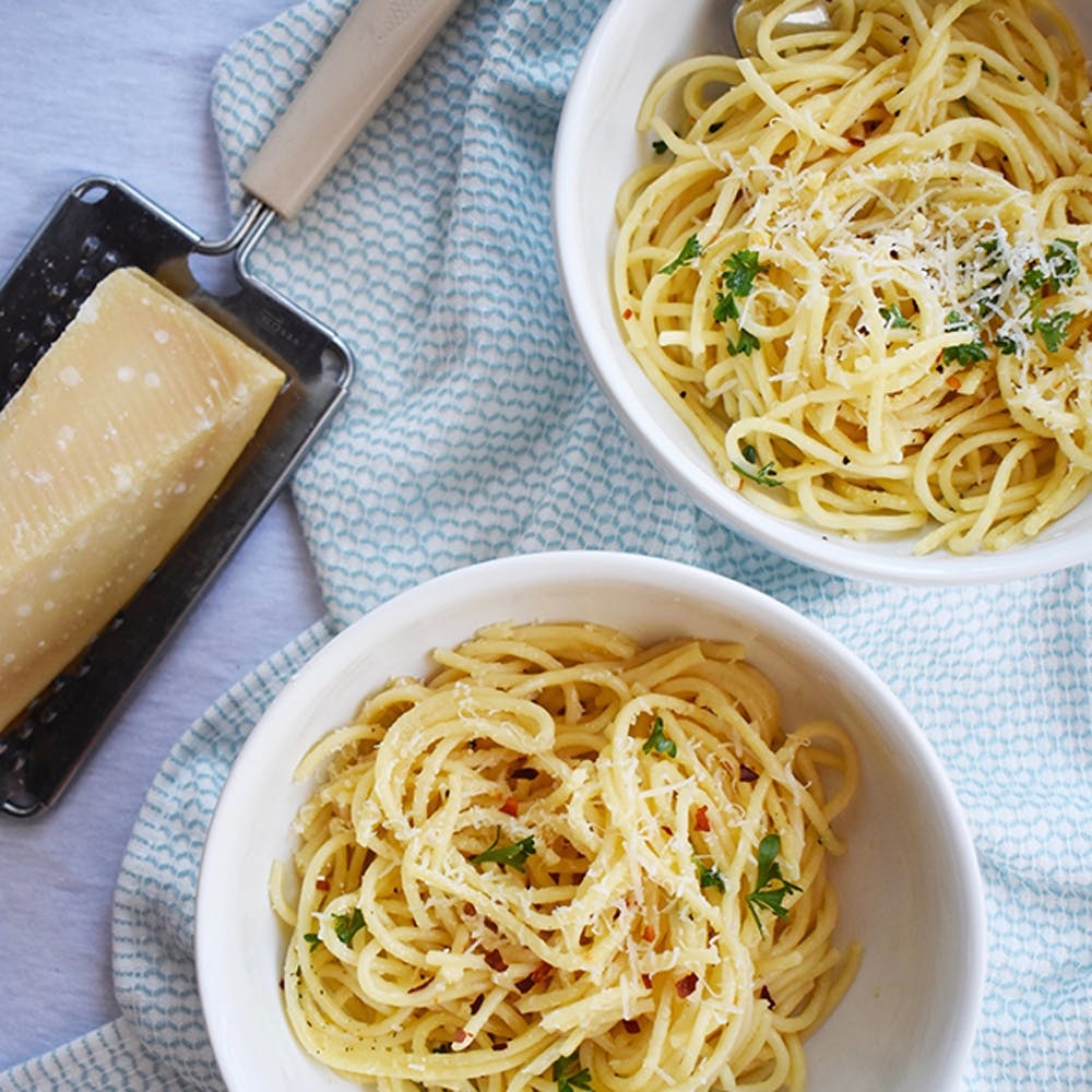 A Cheesy, Garlicky Weeknight Pasta Recipe for When Your Fridge Is Barren -  Brit + Co