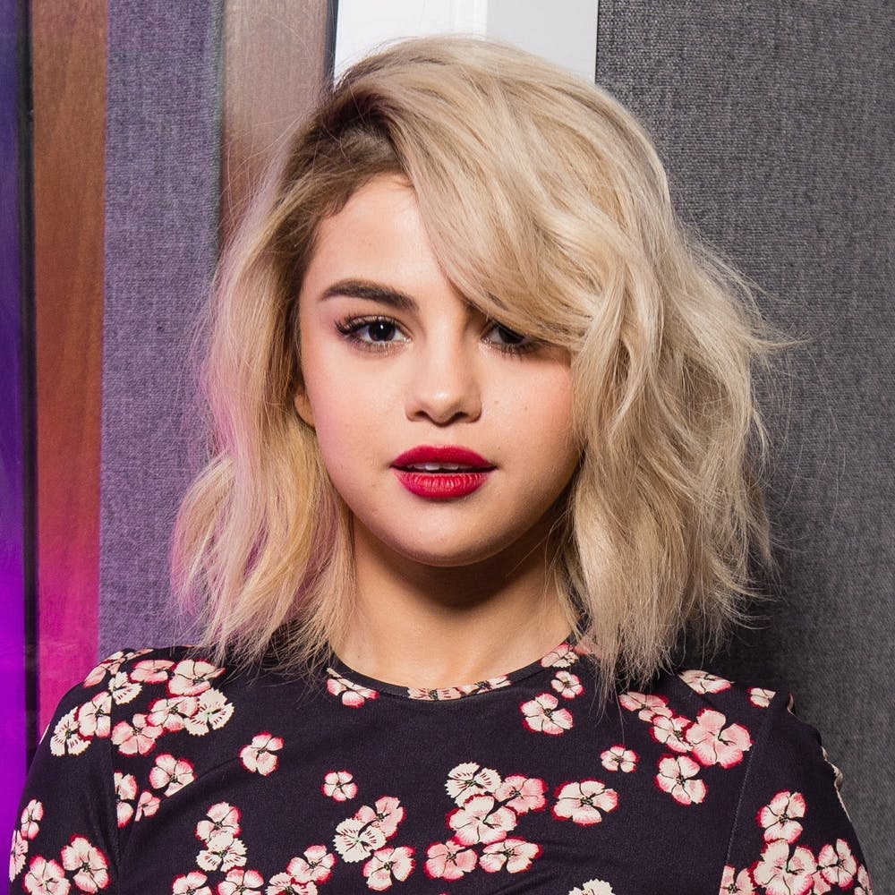 See Selena Gomez's New Super Curly Hairstyle - Selena's Big 2020 Hair  Transformation