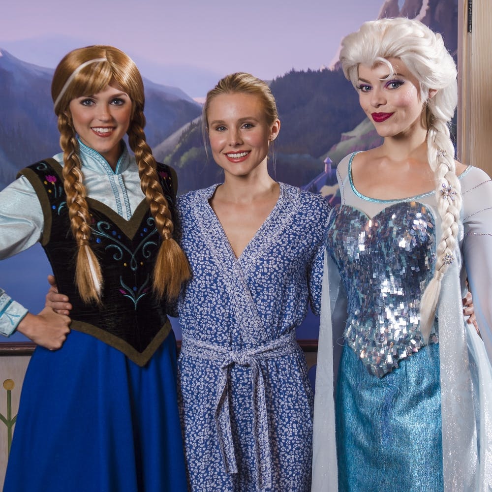 See Kristen Bell Dressed Up As Elsa from Disney's “Frozen”… With a Twist -  Brit + Co