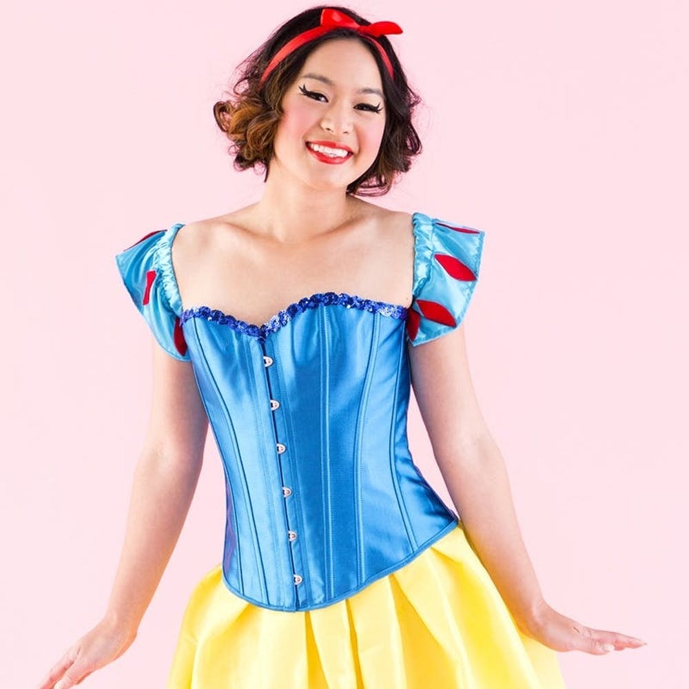 Snow White Dress DIY  Diy dress, Snow white dresses, Diy snow white costume